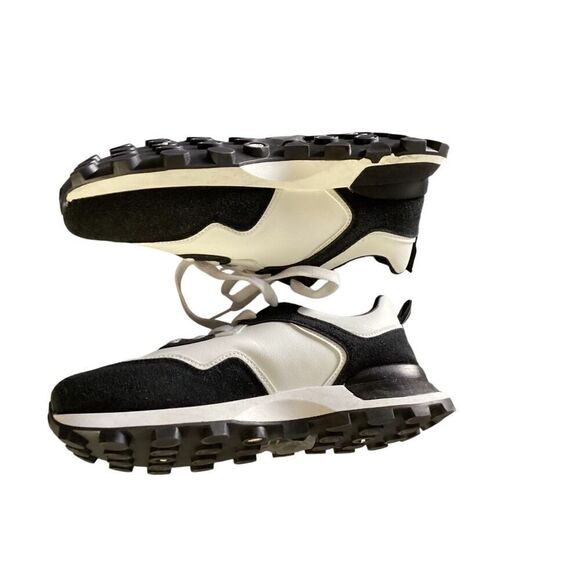 La Sheelah Sneakers - Picture 10 of 15